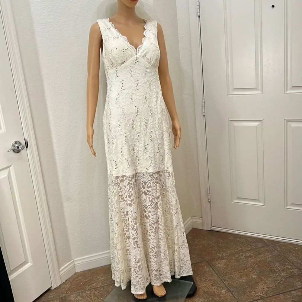 Morgan & Co Sz 13/14 Dress Padded Bust V-Neck Short Sleeve Backless Sequin Lace